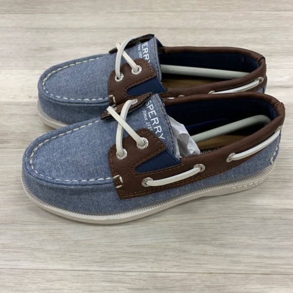 HP NEW SPERRY BOYS CHAMBRAY SLIP ON BOAT SHOES - Picture 2 of 5